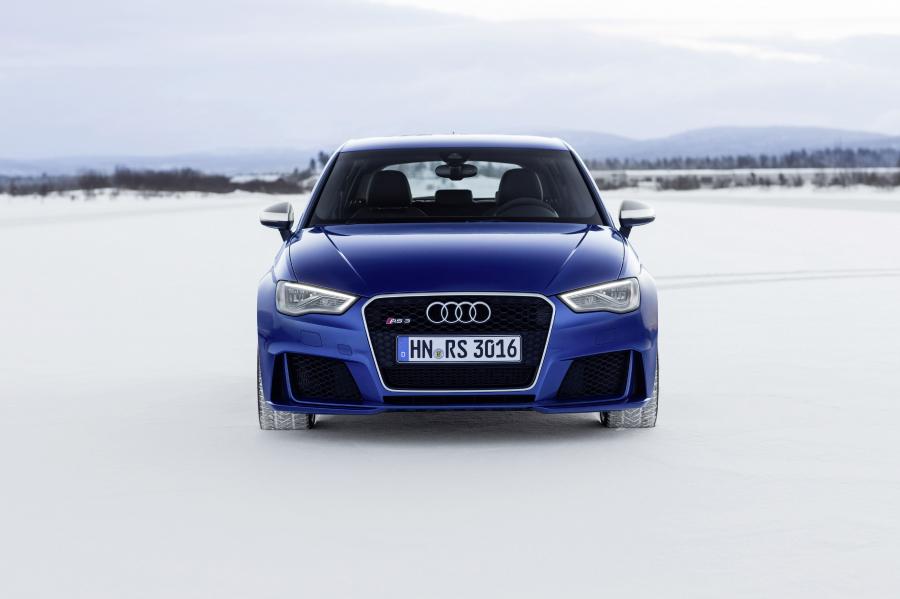  Audi RS3 Sportback 2015 года  (WW) (фото 29 из 38)